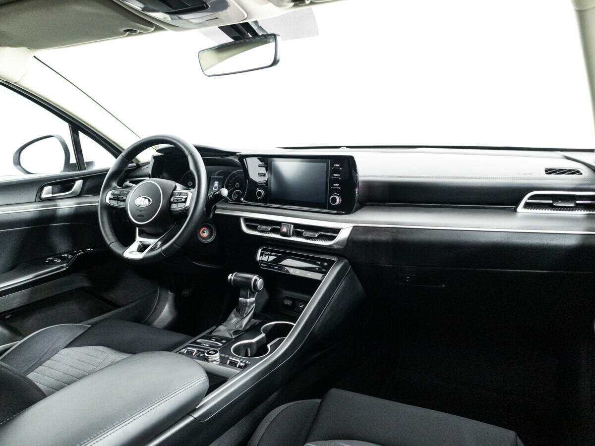 Б/У Киа К5 2021 года. Фото: #8