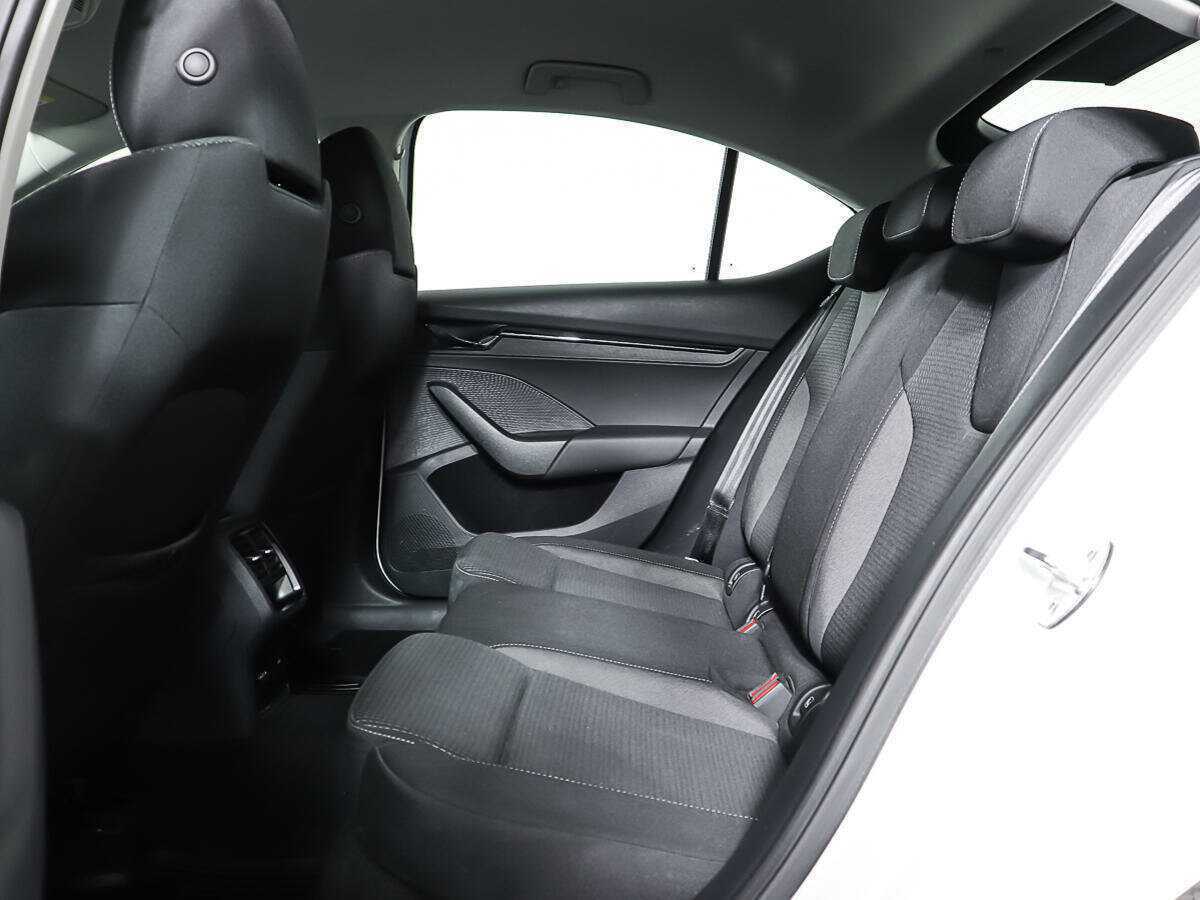 Б/У Шкода Октавия 2021 года. Фото: #9