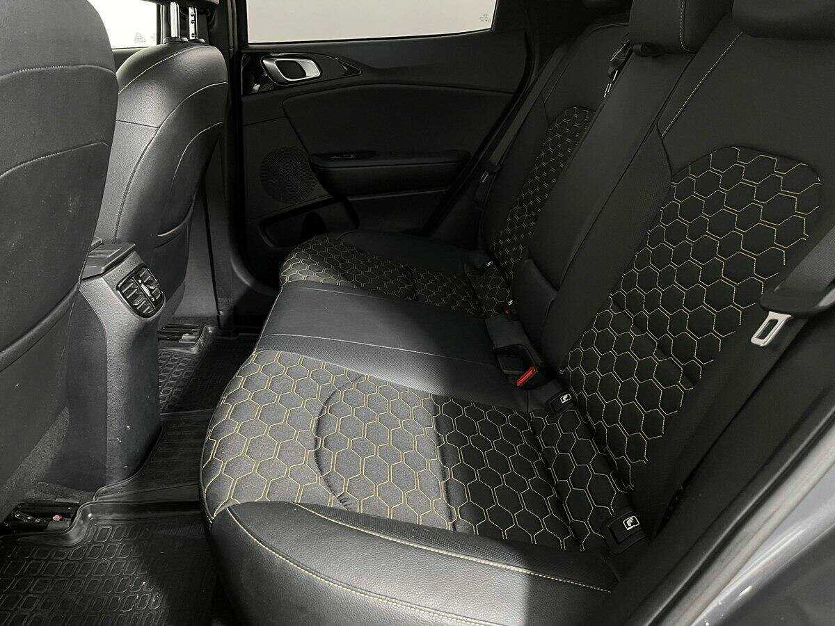 Б/У Киа Икс-Сид 2020 года. Фото: #9