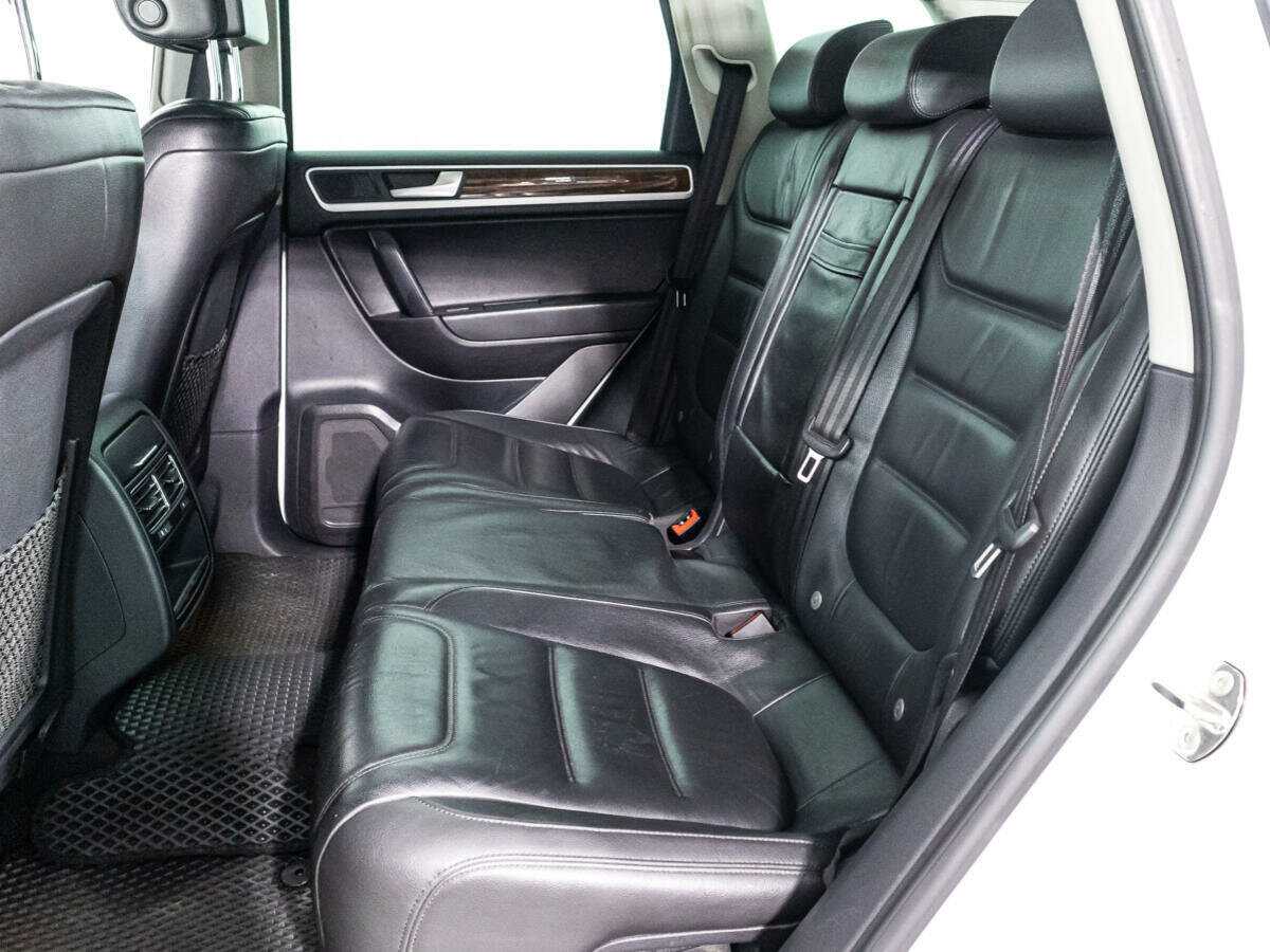 Б/У Фольксваген Туарег 2013 года. Фото: #9