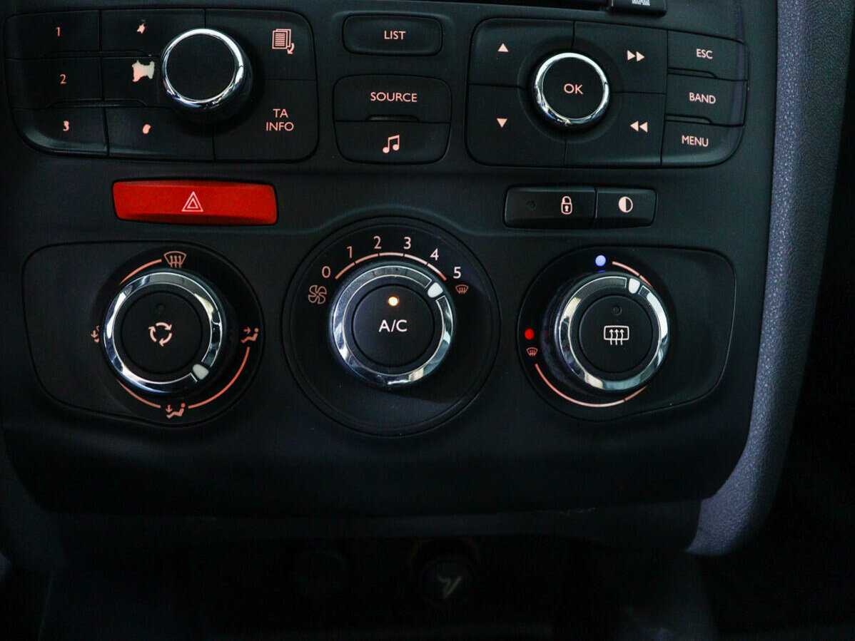 Б/У Ситроен Ц4 2012 года. Фото: #12