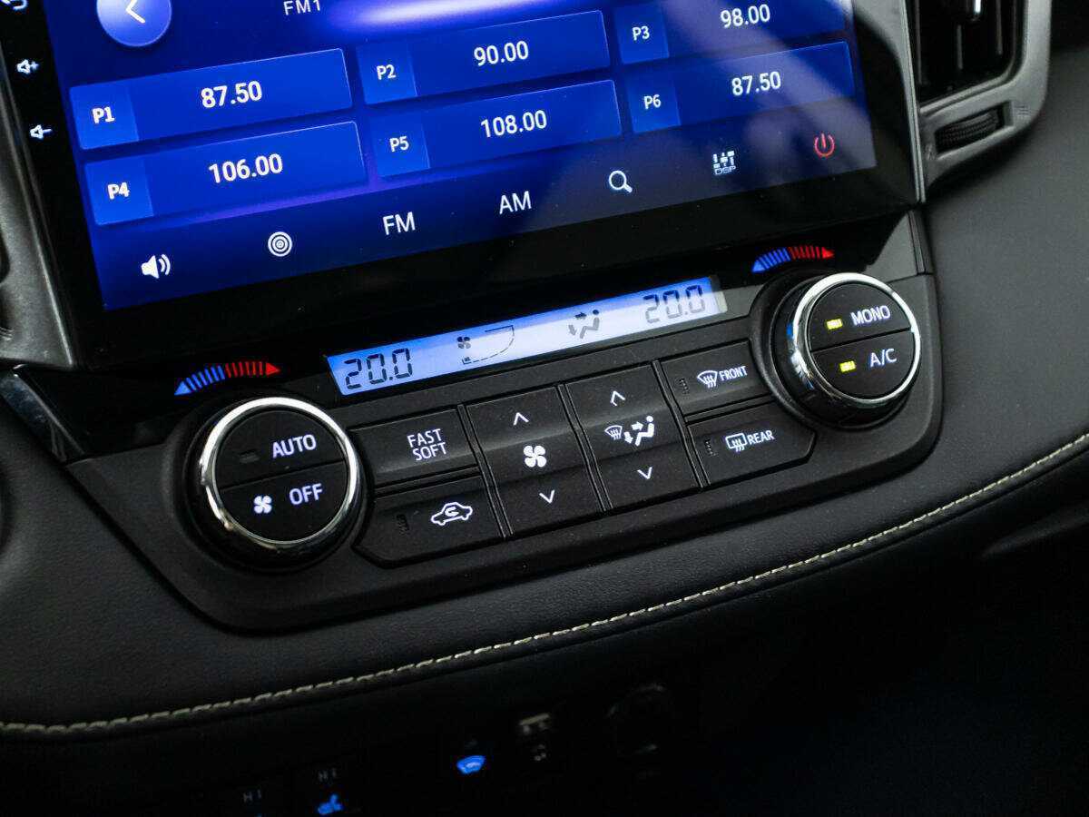 Б/У Тойота Рав4 2016 года. Фото: #15