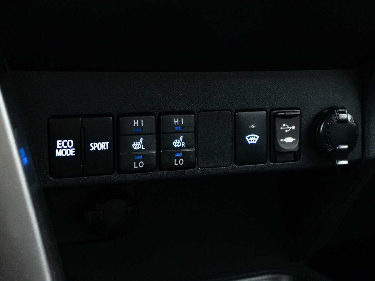 Б/У Тойота Рав4 2016 года. Фото: #17