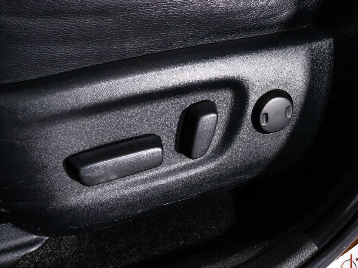 Б/У Тойота Рав4 2016 года. Фото: #19