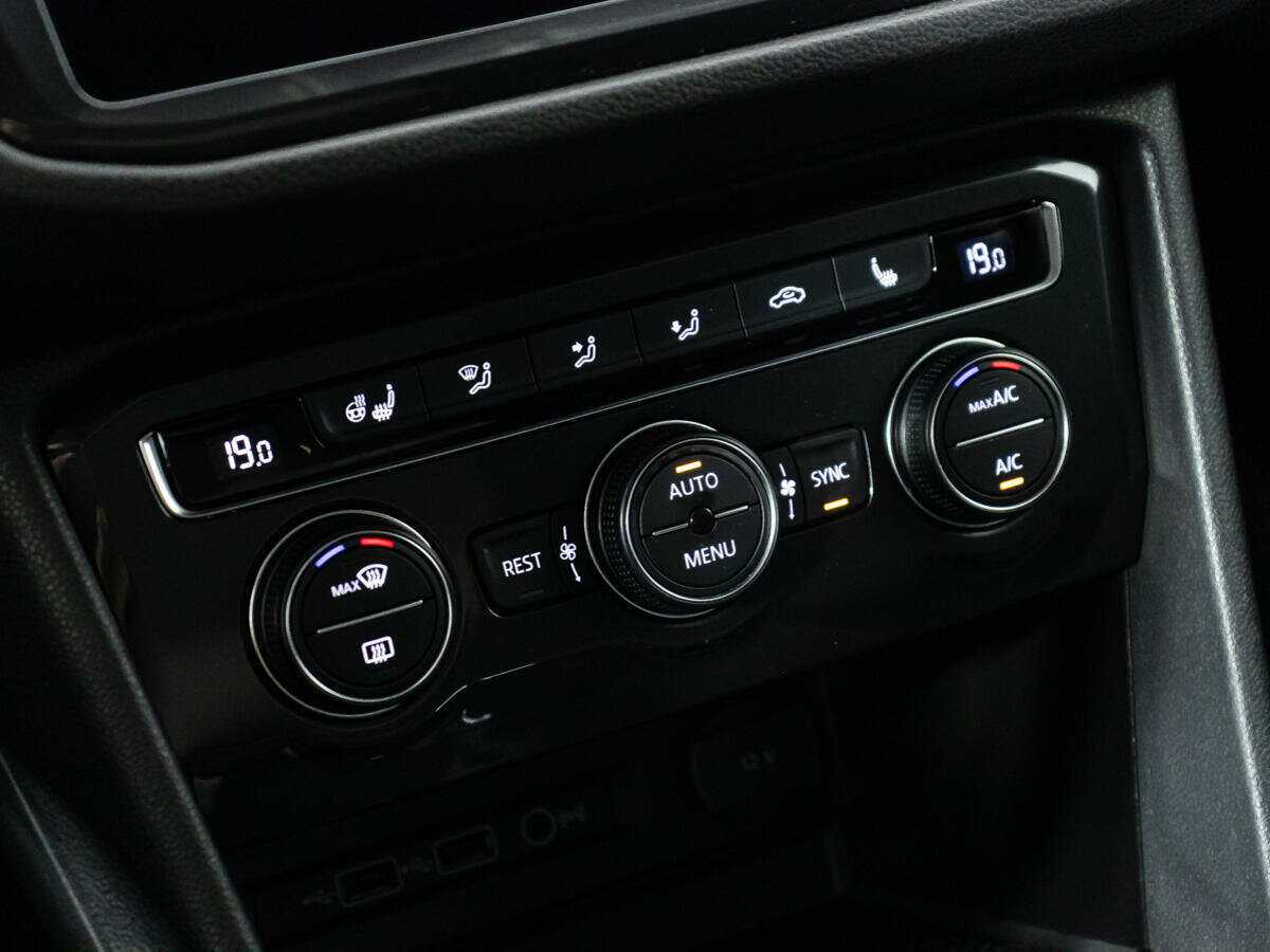 Б/У Фольксваген Тигуан 2018 года. Фото: #15