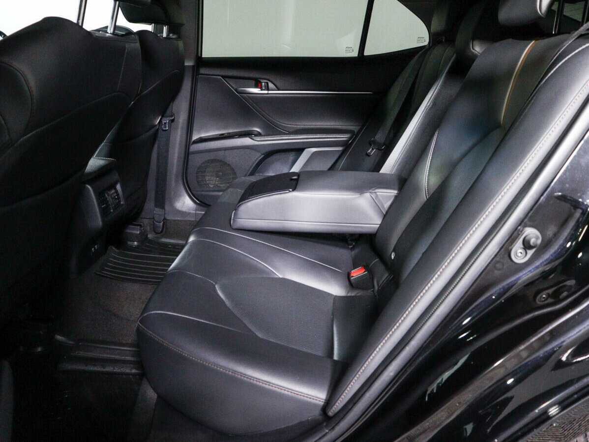 Б/У Тойота Камри 2019 года. Фото: #9