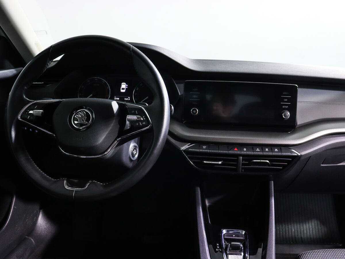 Б/У Шкода Октавия 2021 года. Фото: #11