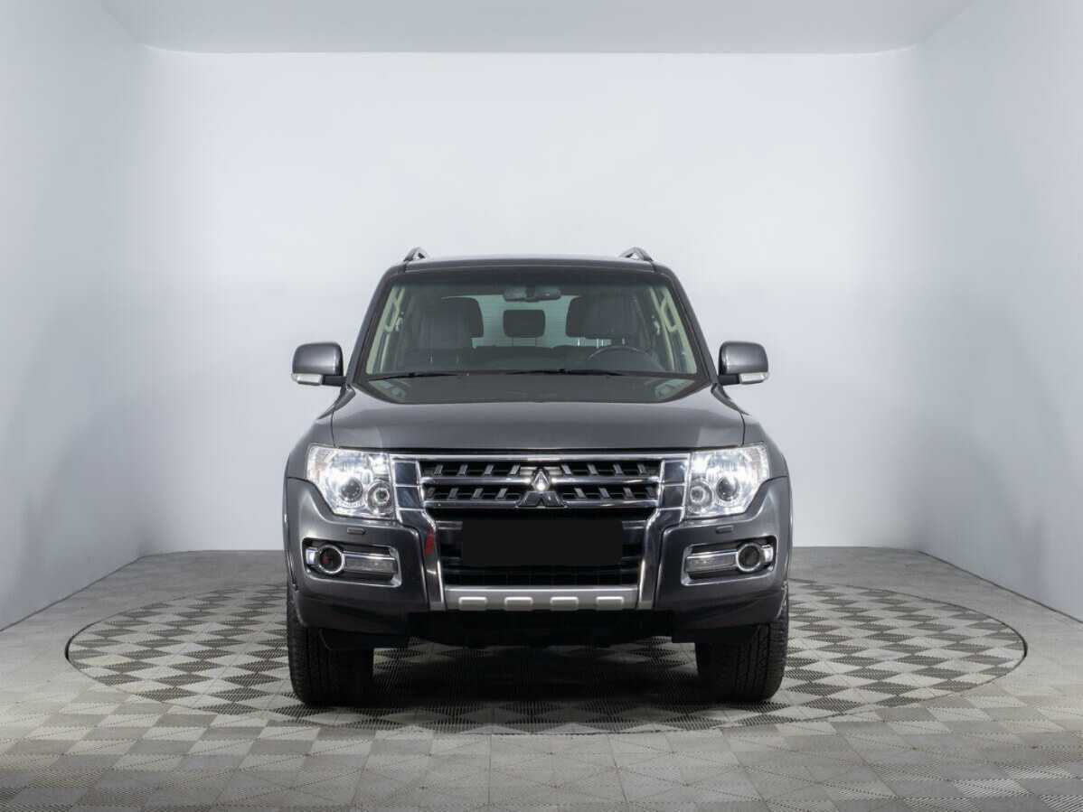 Б/У Митсубиши Паджеро 2017 года. Фото: #1