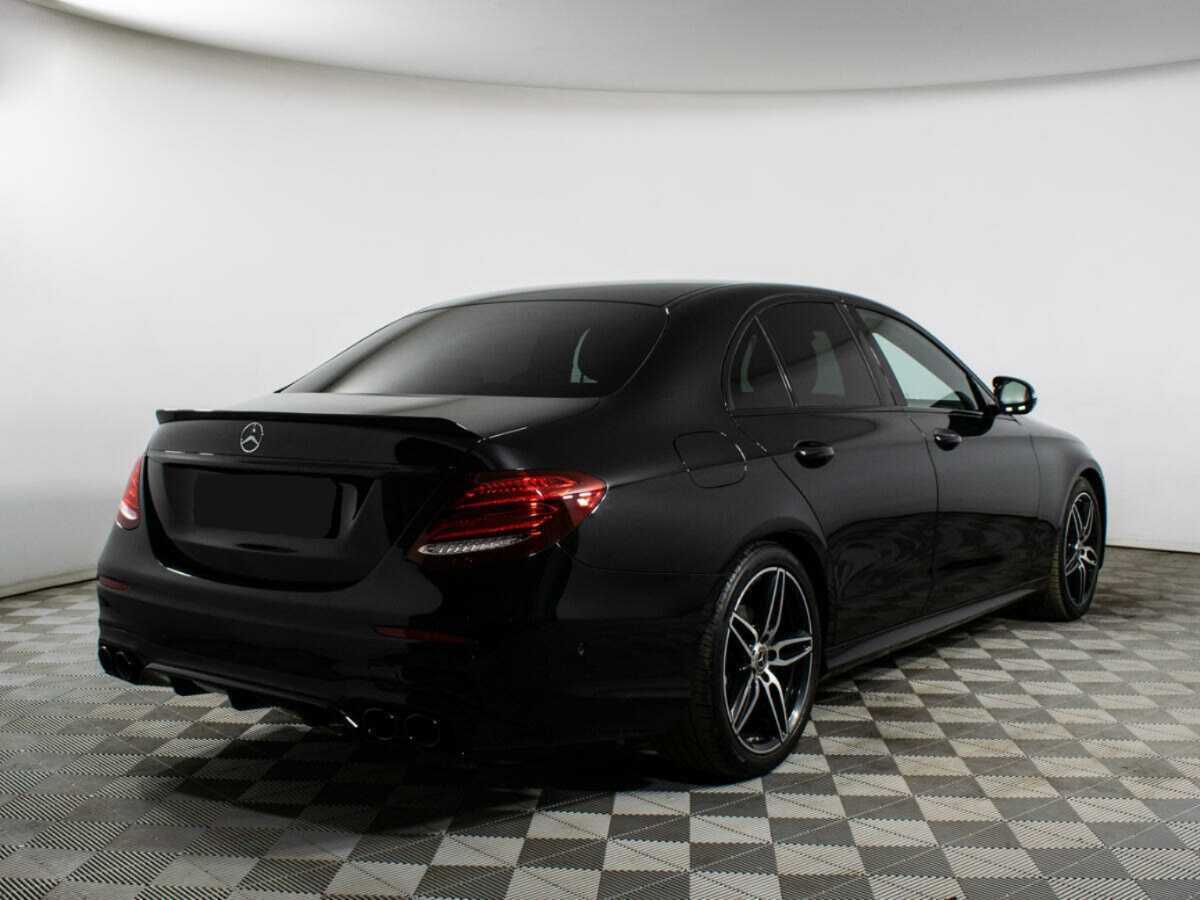Б/У Мерседес-Бенц Е-Класс 2017 года. Фото: #4