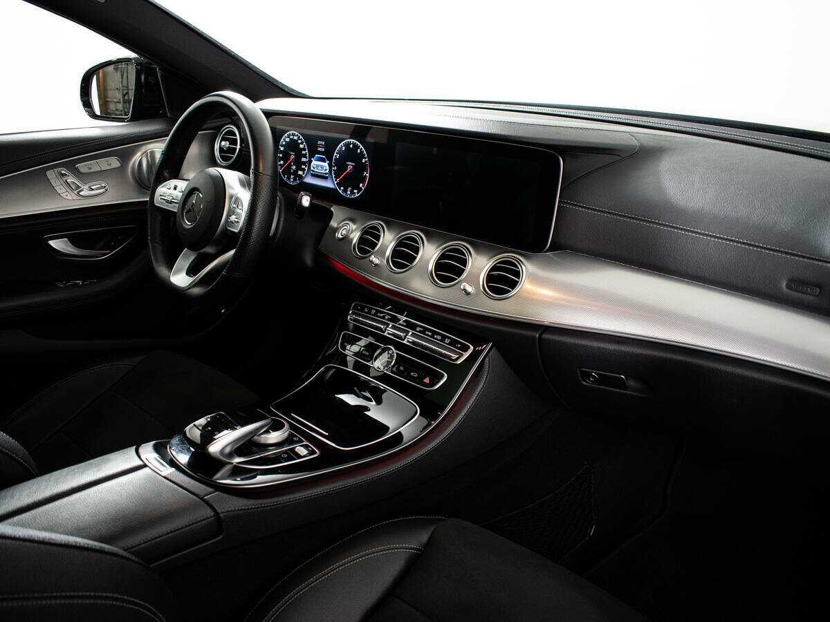 Б/У Мерседес-Бенц Е-Класс 2017 года. Фото: #8