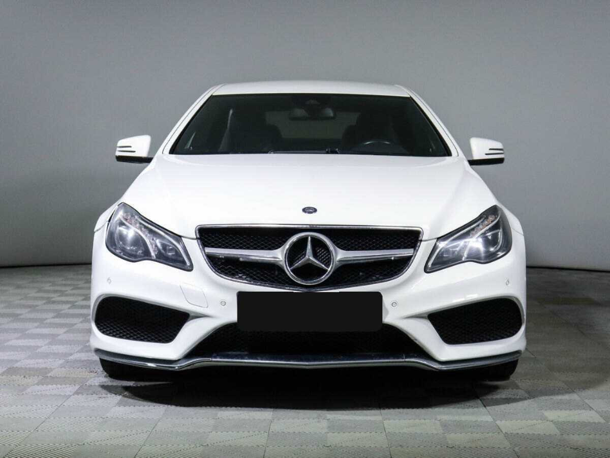 Б/У Мерседес-Бенц Е-Класс 2013 года. Фото: #1