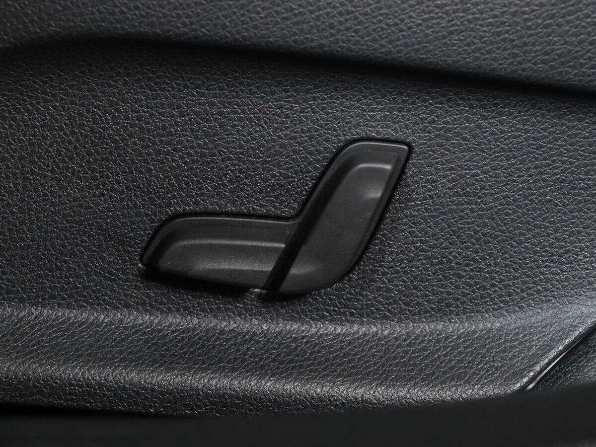 Б/У Мерседес-Бенц Ц-Класс 2017 года. Фото: #11