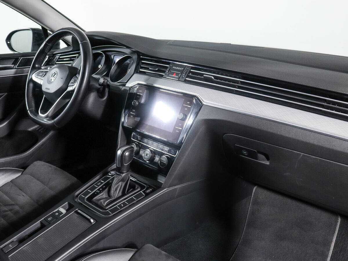 Б/У Фольксваген Пассат 2020 года. Фото: #8