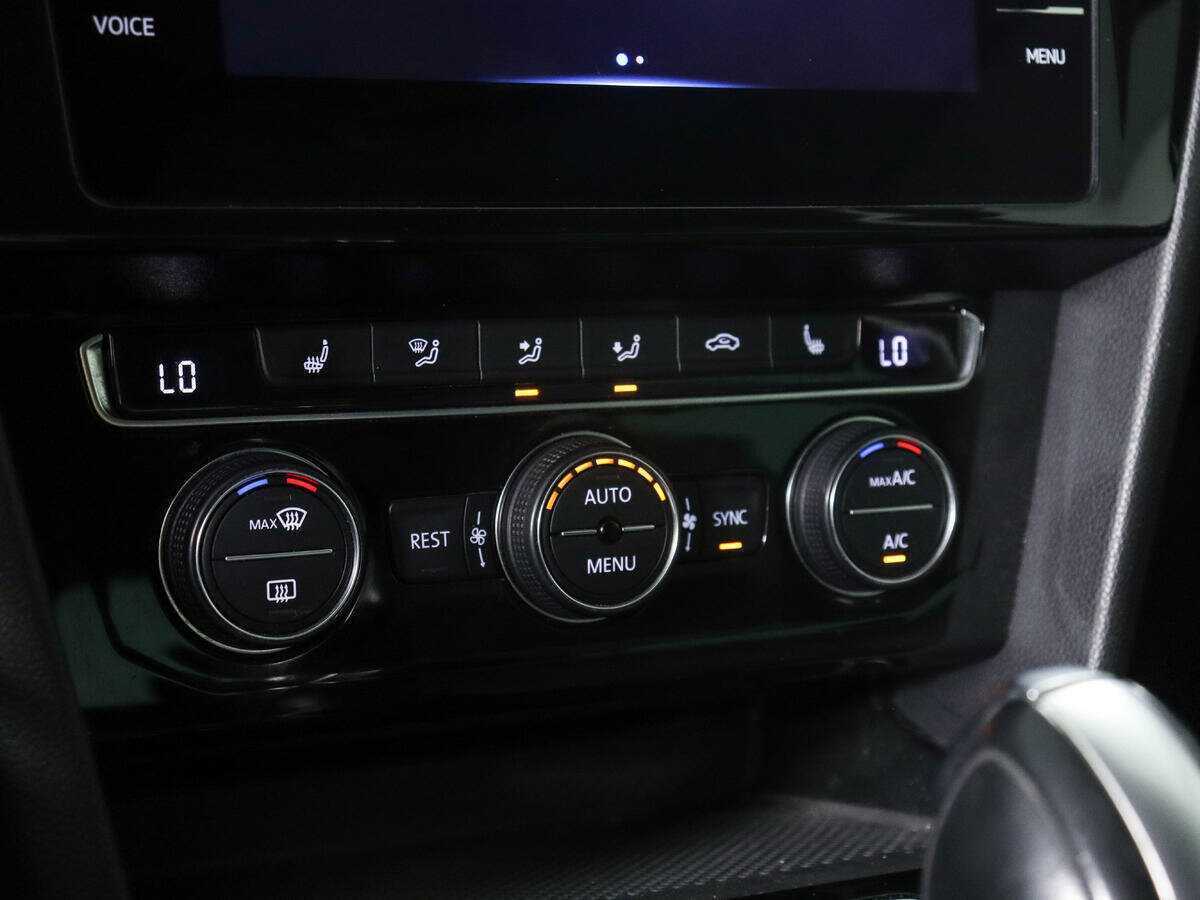 Б/У Фольксваген Пассат 2020 года. Фото: #16