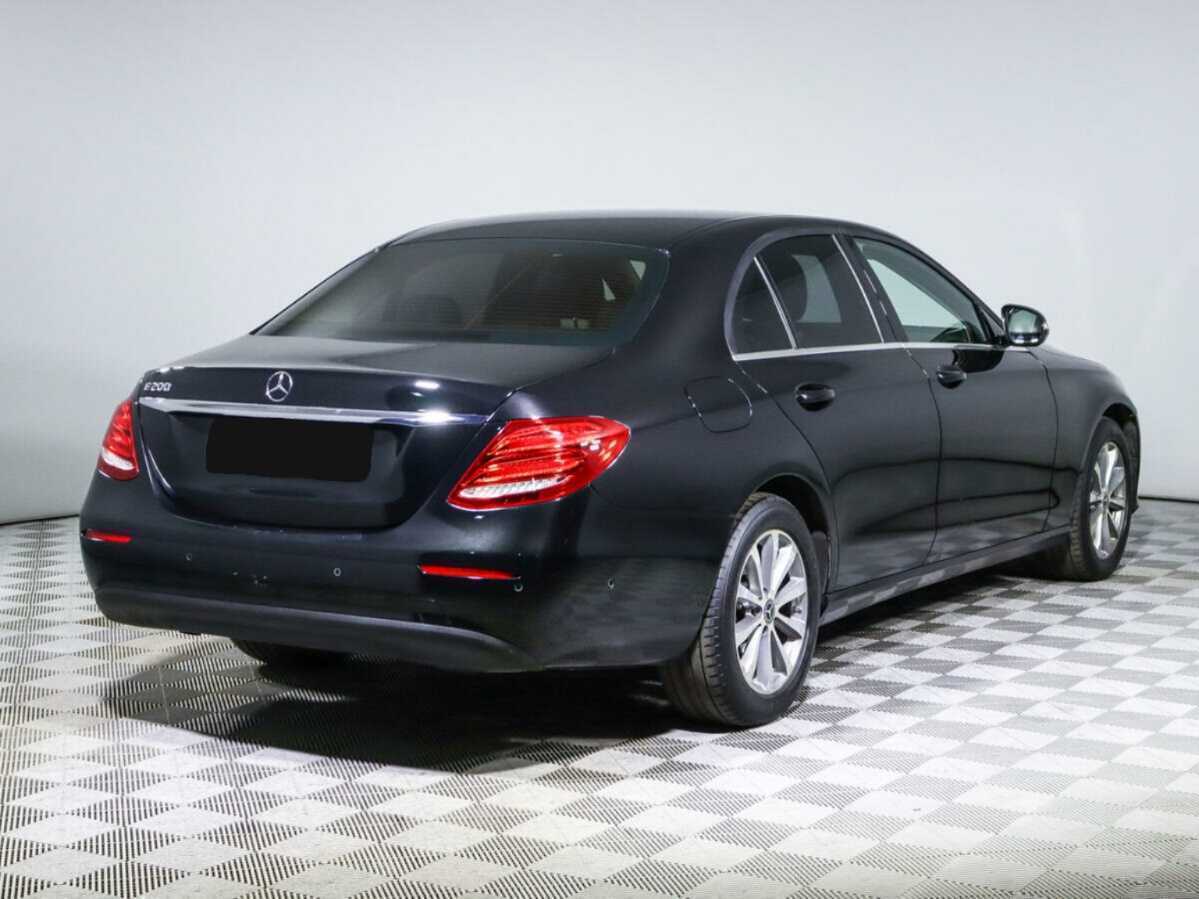 Б/У Мерседес-Бенц Е-Класс 2017 года. Фото: #4