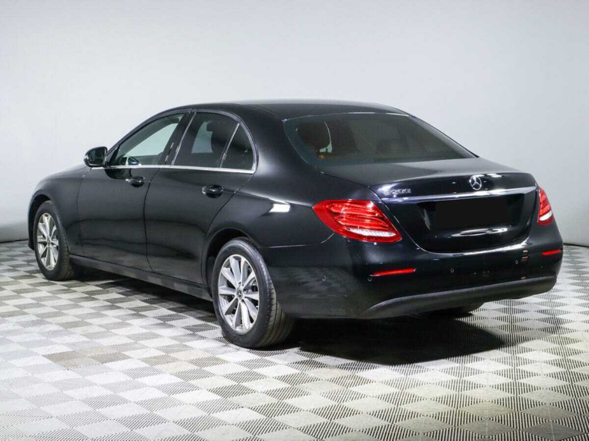 Б/У Мерседес-Бенц Е-Класс 2017 года. Фото: #6