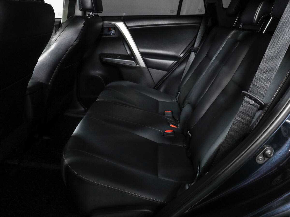 Б/У Тойота Рав4 2017 года. Фото: #7