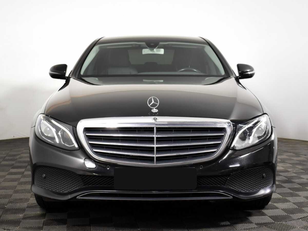 Б/У Мерседес-Бенц Е-Класс 2019 года. Фото: #1