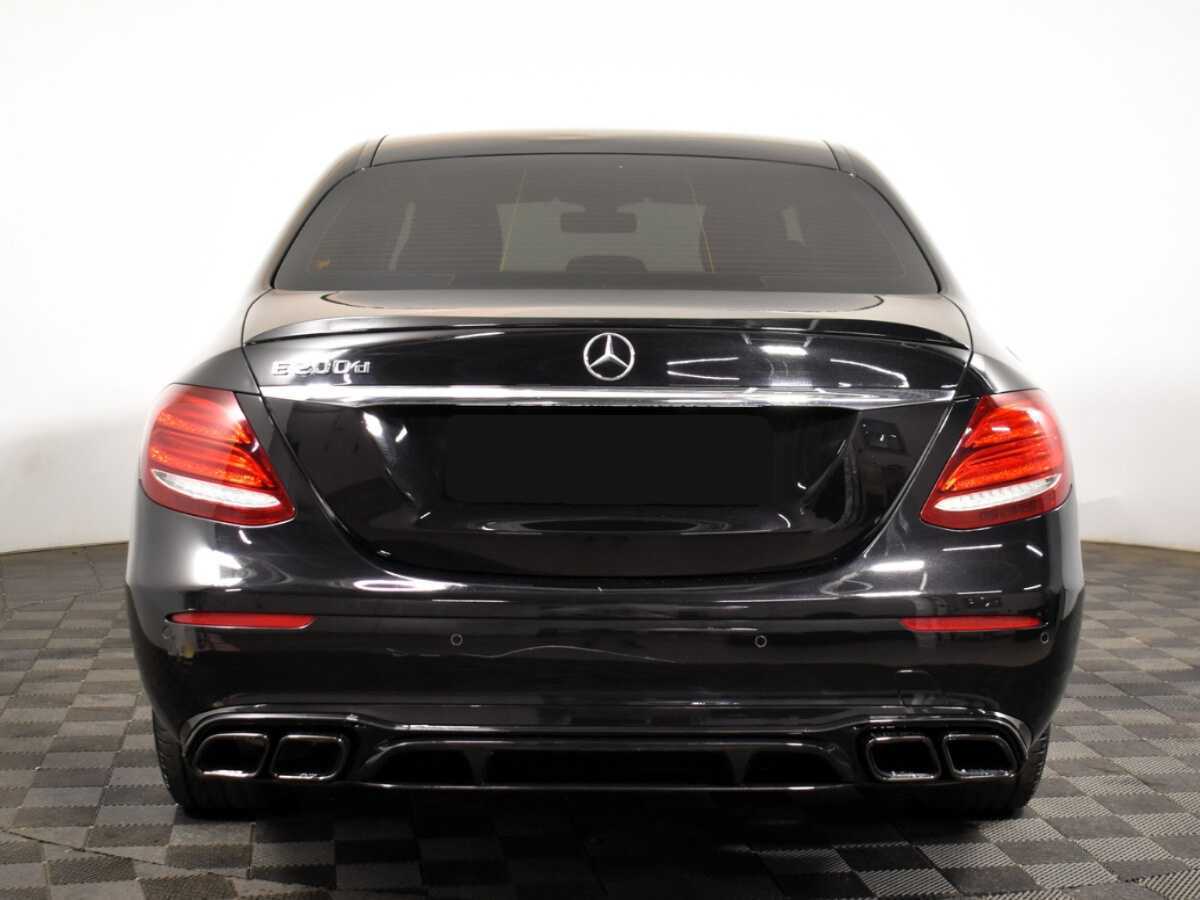 Б/У Мерседес-Бенц Е-Класс 2019 года. Фото: #4