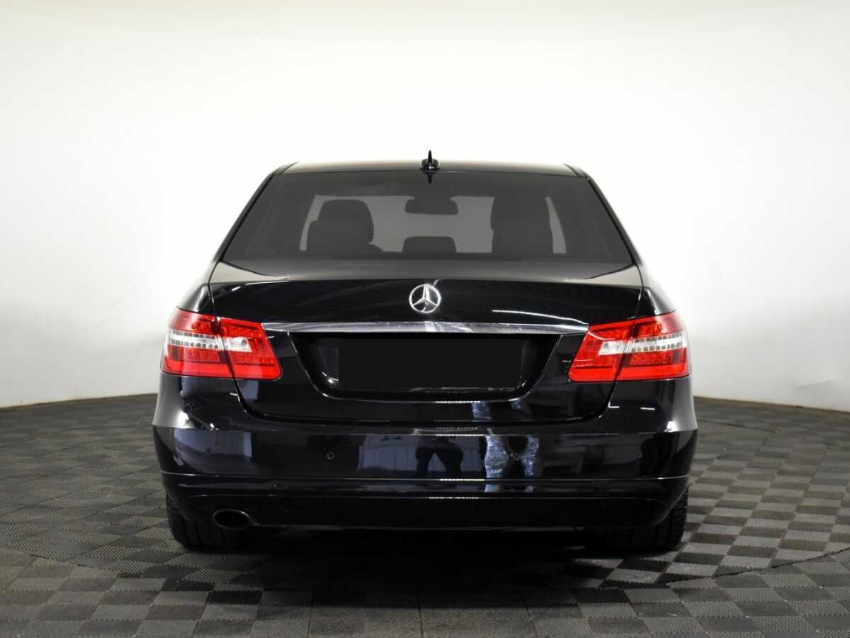 Б/У Мерседес-Бенц Е-Класс 2012 года. Фото: #4