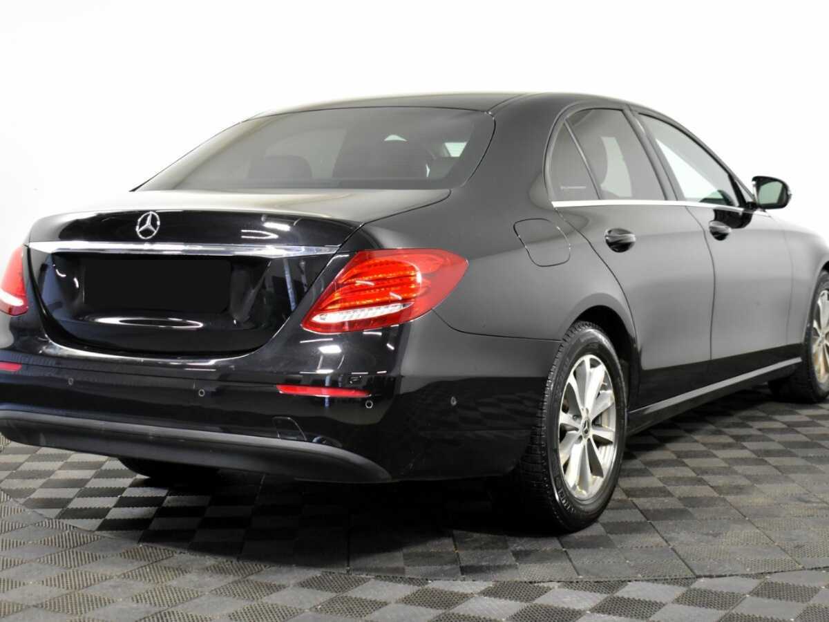 Б/У Мерседес-Бенц Е-Класс 2018 года. Фото: #2