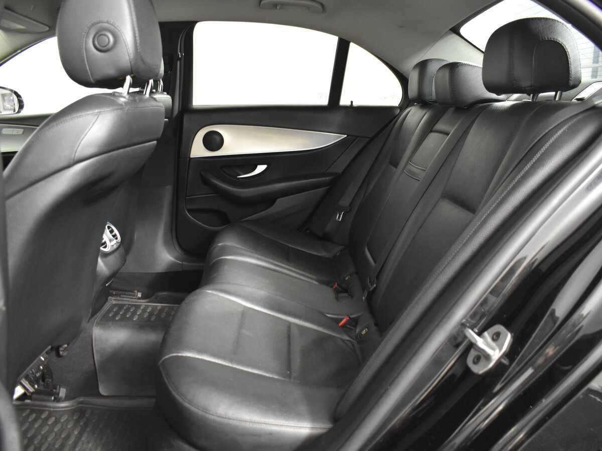 Б/У Мерседес-Бенц Е-Класс 2018 года. Фото: #4