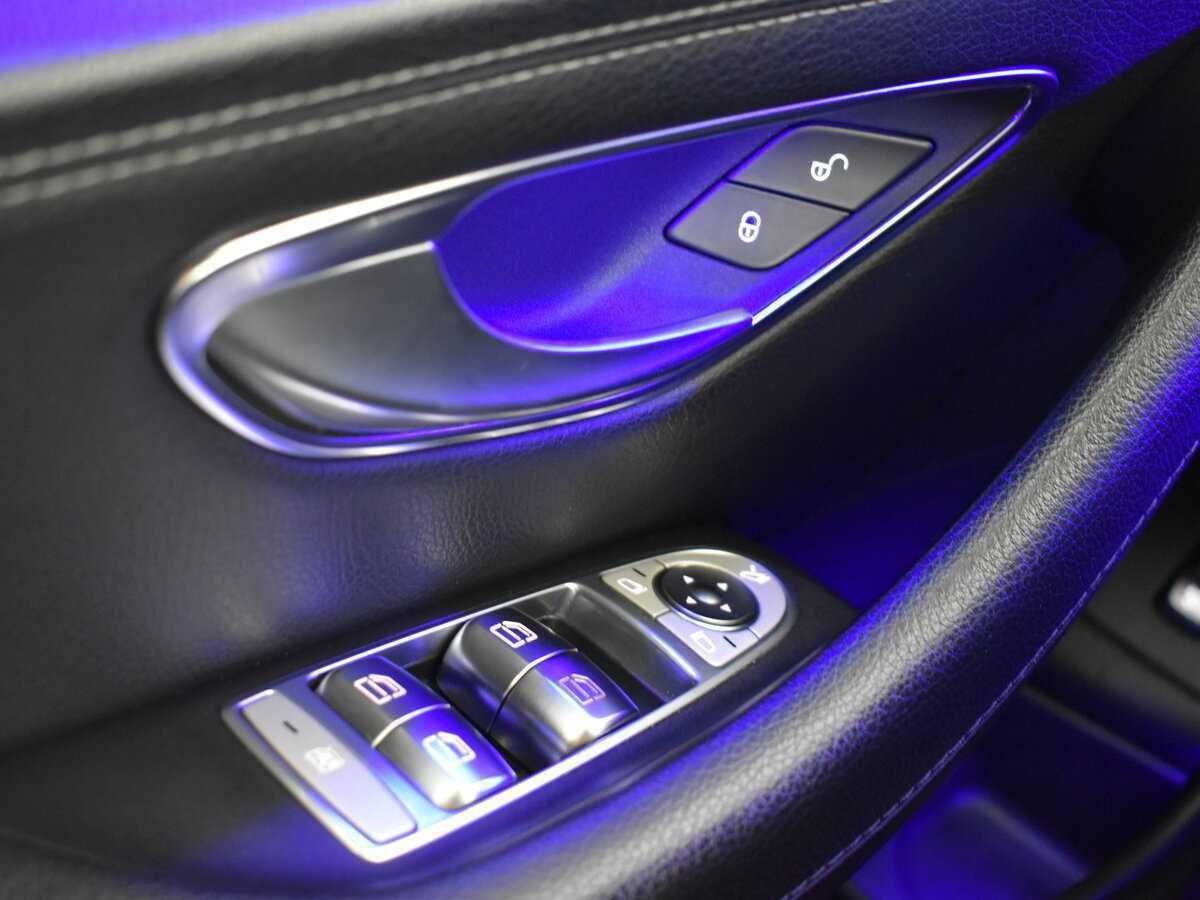 Б/У Мерседес-Бенц Е-Класс 2019 года. Фото: #8