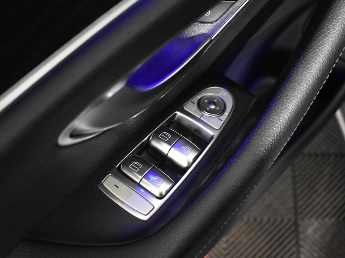 Б/У Мерседес-Бенц Е-Класс 2017 года. Фото: #7