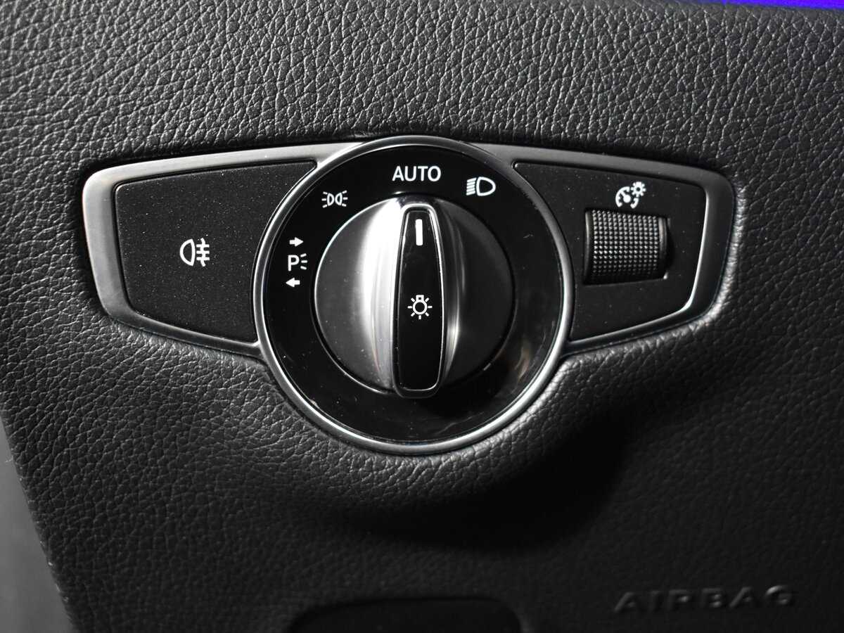 Б/У Мерседес-Бенц Е-Класс 2017 года. Фото: #9