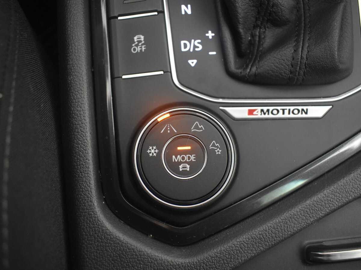 Б/У Фольксваген Тигуан 2017 года. Фото: #23