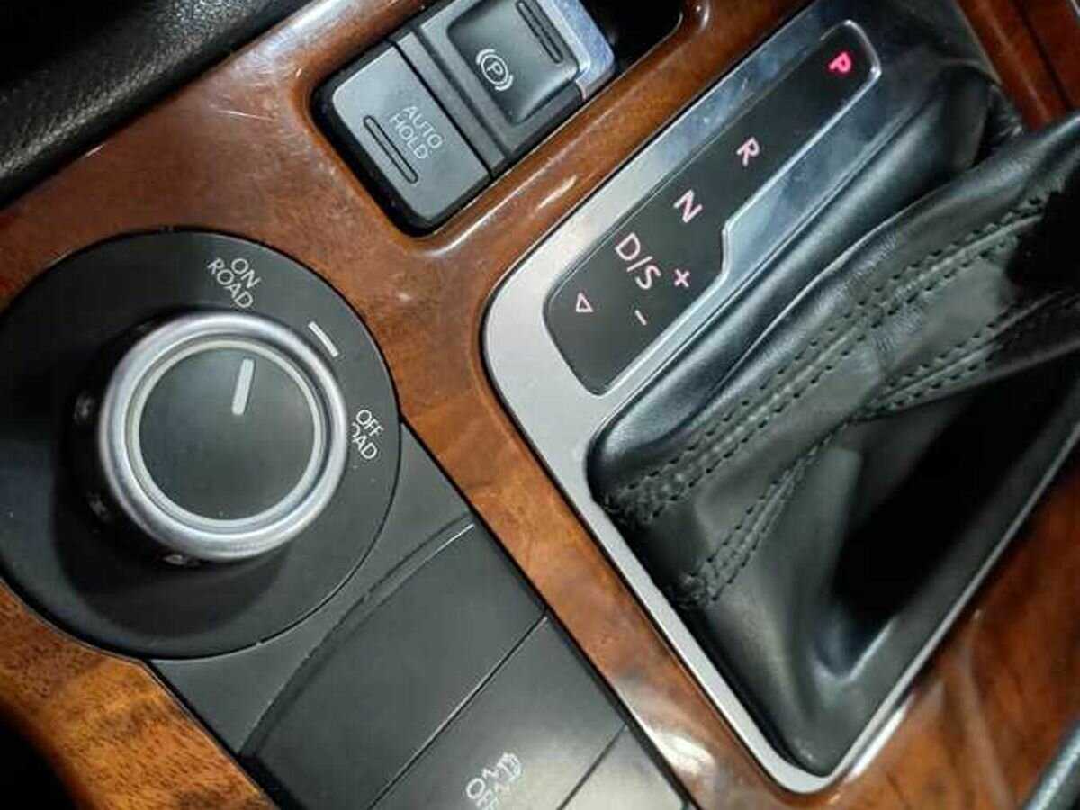 Б/У Фольксваген Туарег 2013 года. Фото: #15