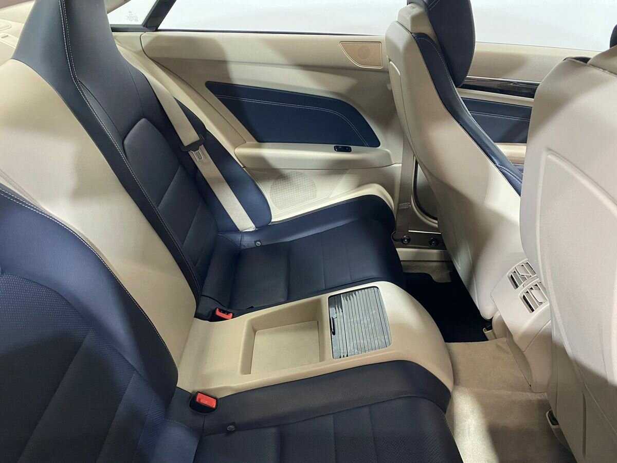 Б/У Мерседес-Бенц Е-Класс 2013 года. Фото: #11