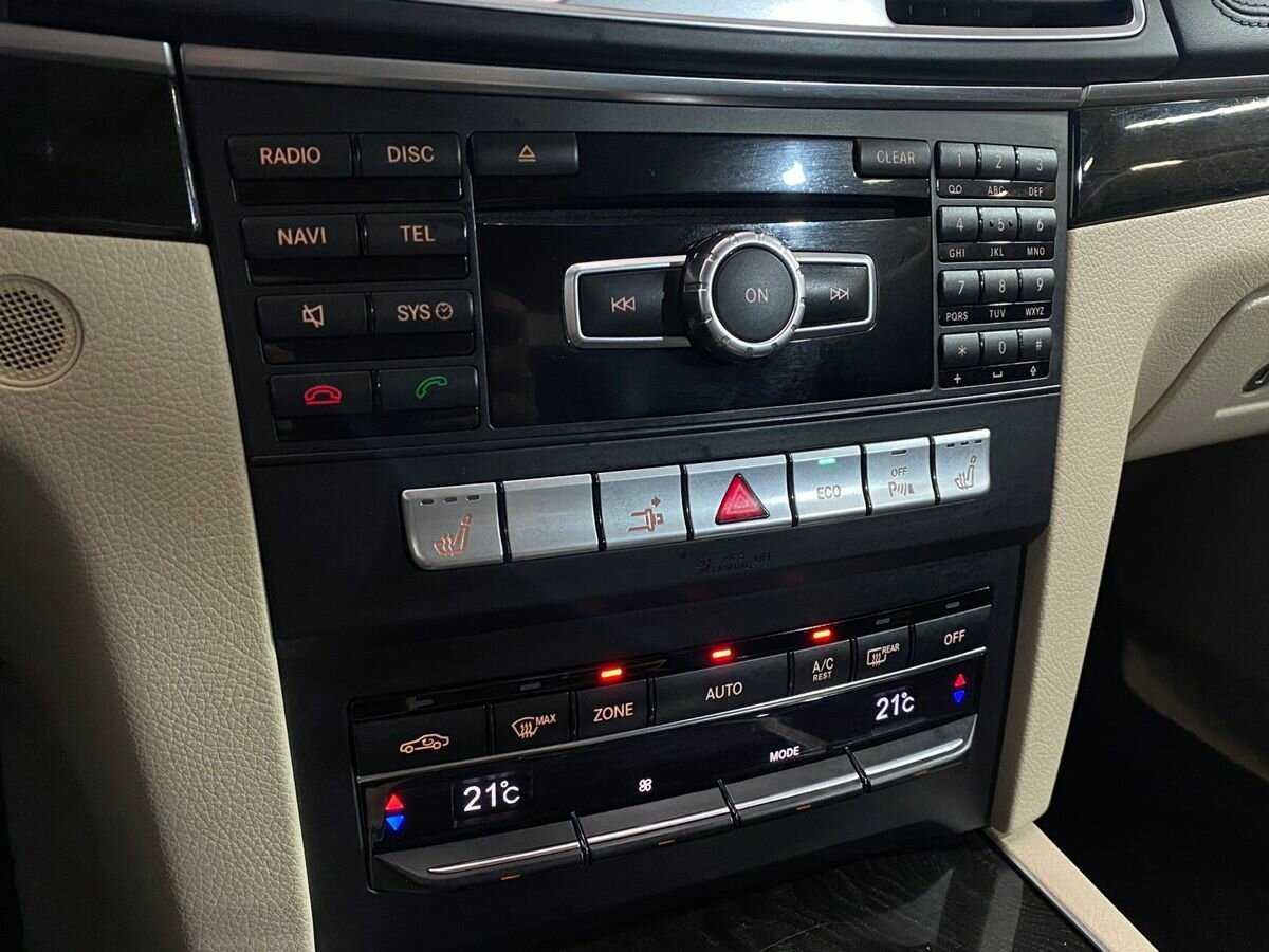 Б/У Мерседес-Бенц Е-Класс 2013 года. Фото: #15