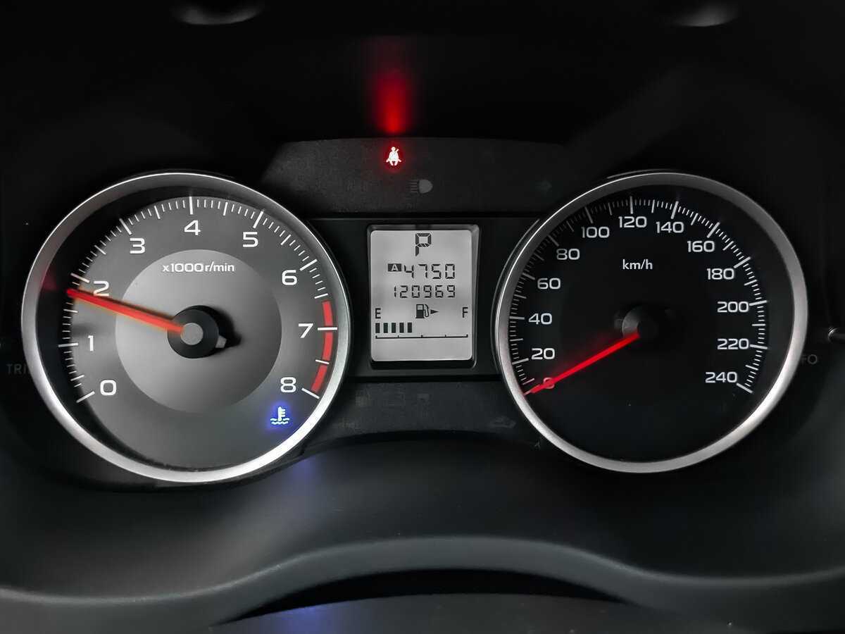 Б/У Субару ИксВи 2012 года. Фото: #11