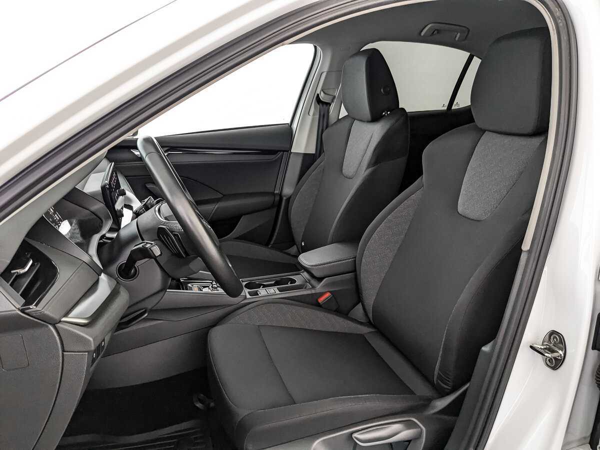 Б/У Шкода Октавия 2021 года. Фото: #14