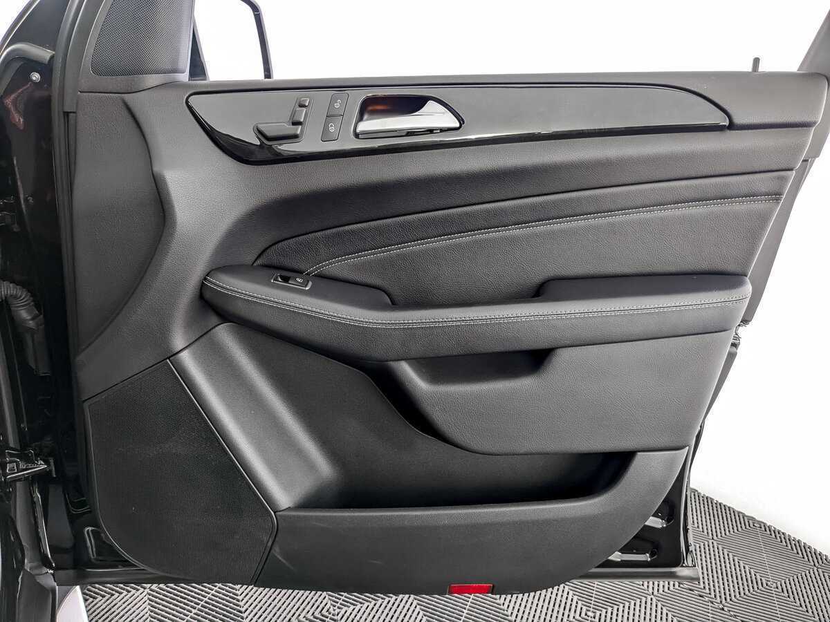 Б/У Мерседес-Бенц М-Класс 2014 года. Фото: #19