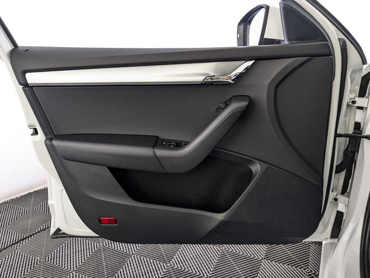 Б/У Шкода Октавия 2019 года. Фото: #14