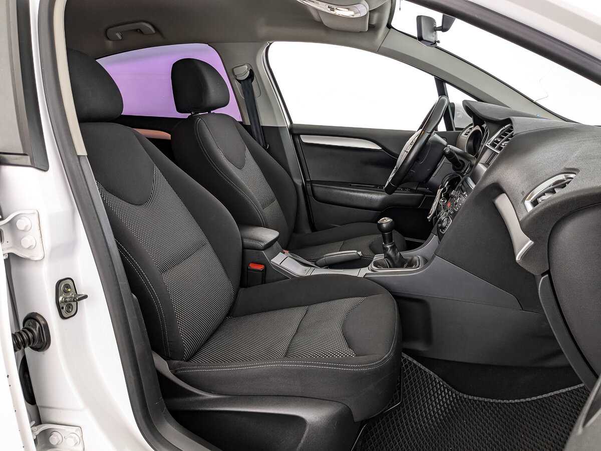 Б/У Ситроен Ц4 2014 года. Фото: #18