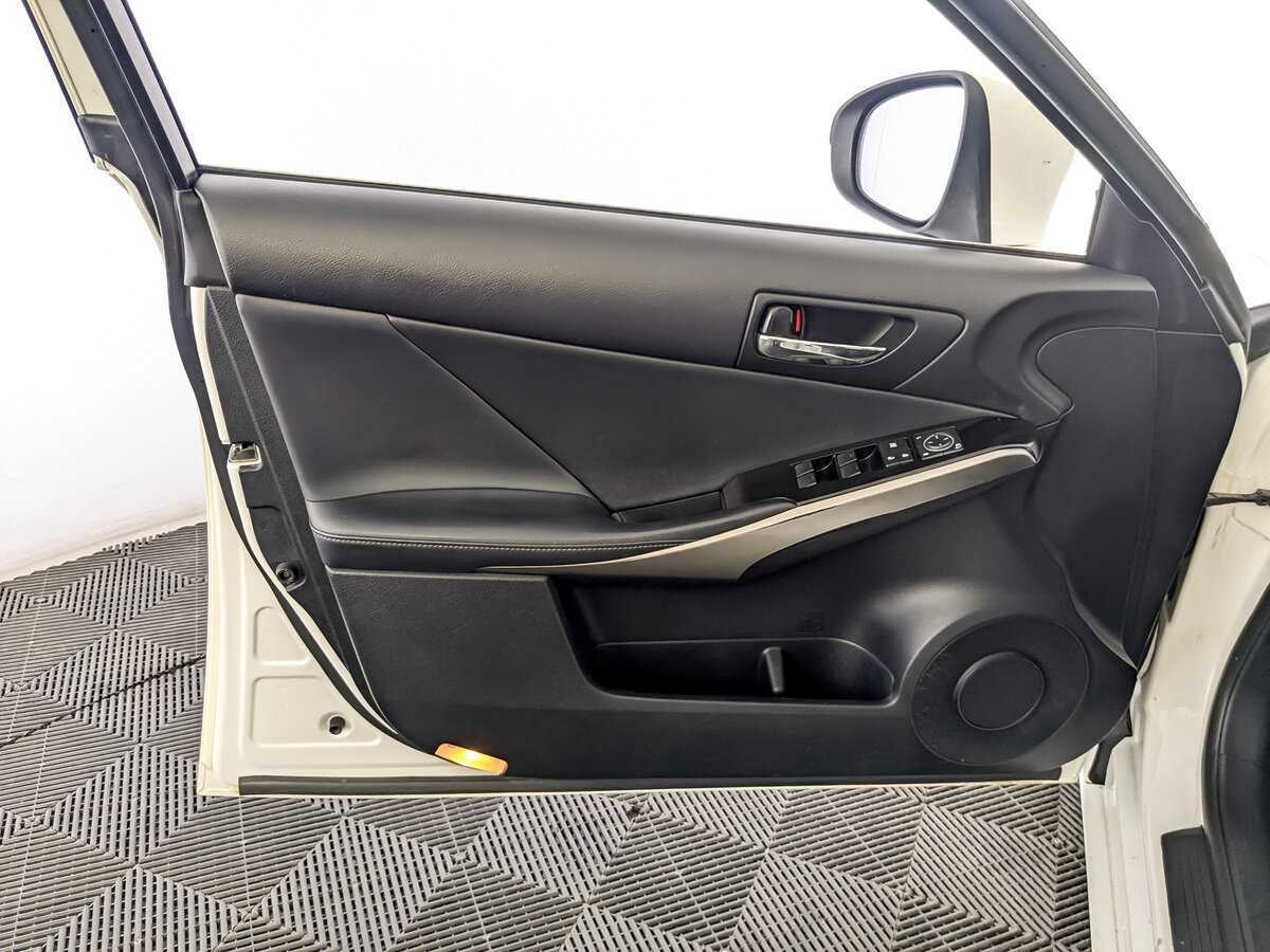 Б/У Лексус ИС 2014 года. Фото: #14