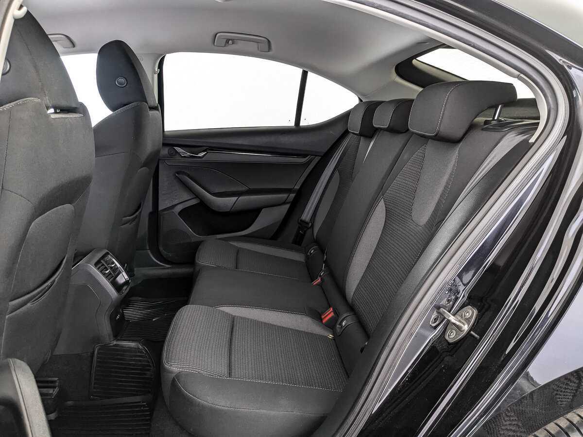 Б/У Шкода Октавия 2021 года. Фото: #13