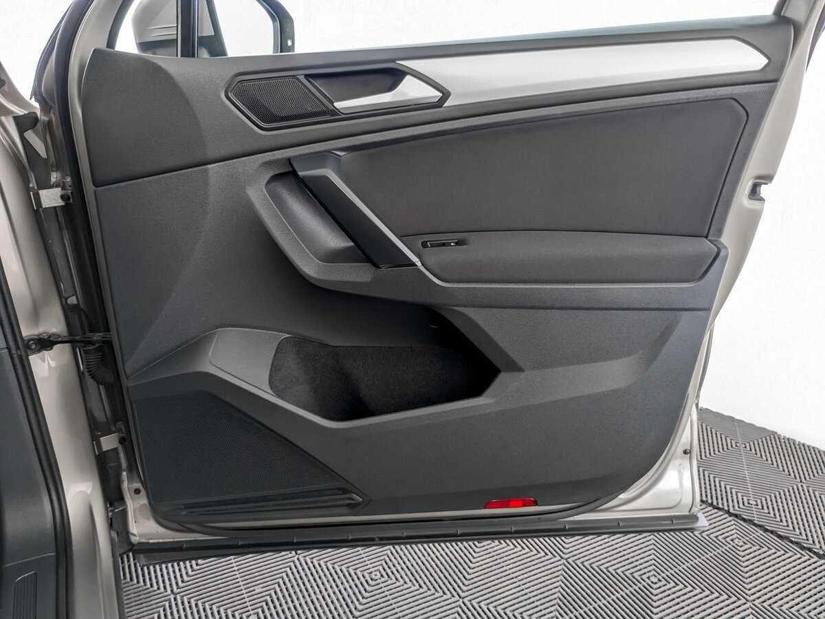 Б/У Фольксваген Тигуан 2020 года. Фото: #19