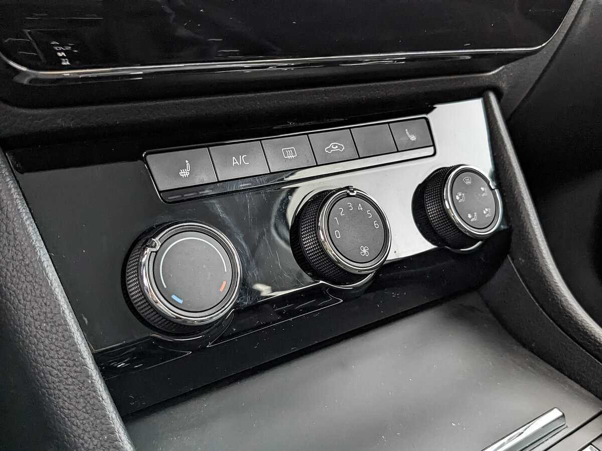 Б/У Шкода Суперб 2021 года. Фото: #16