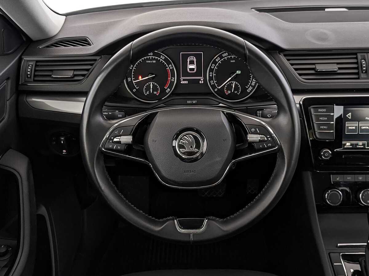 Б/У Шкода Суперб 2021 года. Фото: #17