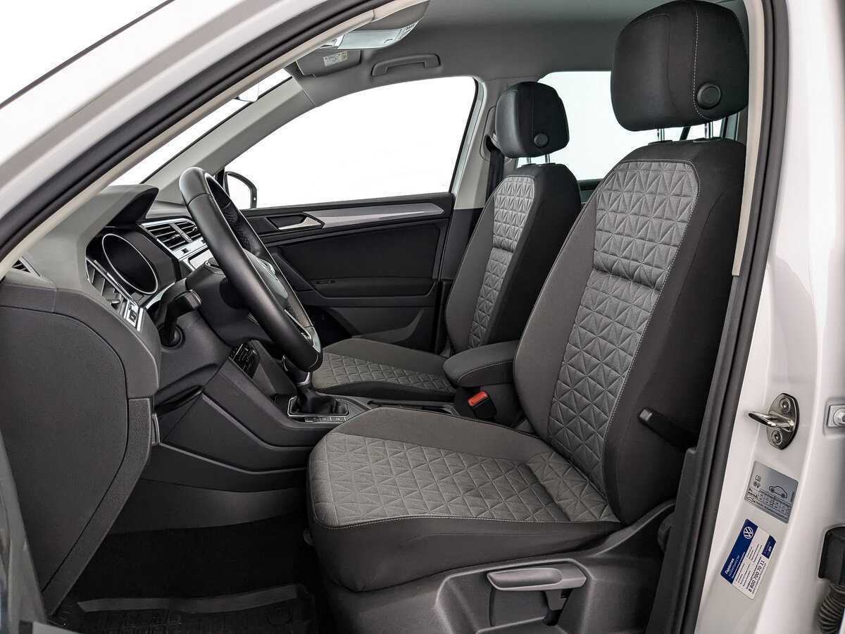 Б/У Фольксваген Тигуан 2021 года. Фото: #15