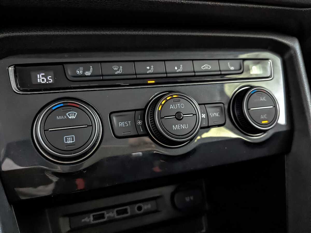 Б/У Фольксваген Тигуан 2020 года. Фото: #23