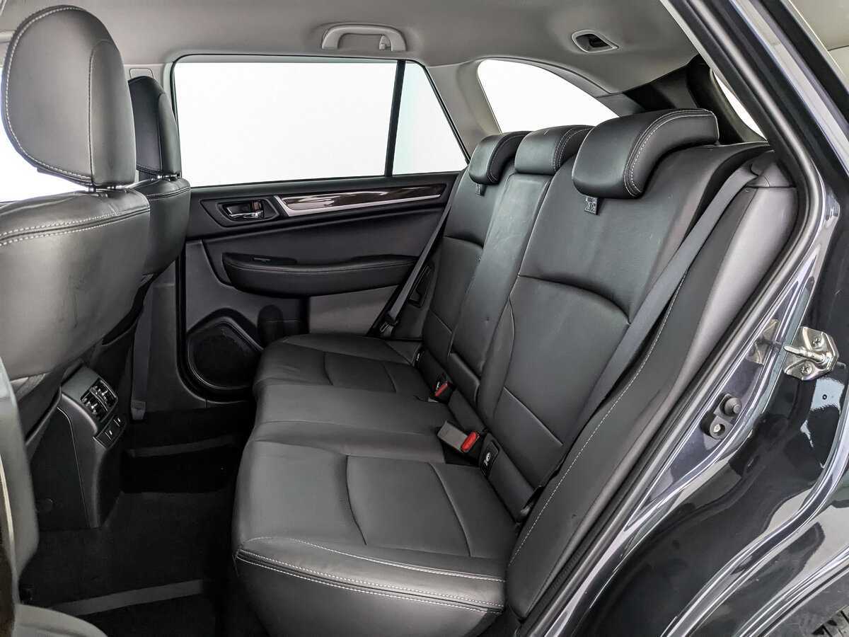 Б/У Субару Аутбэк 2017 года. Фото: #8