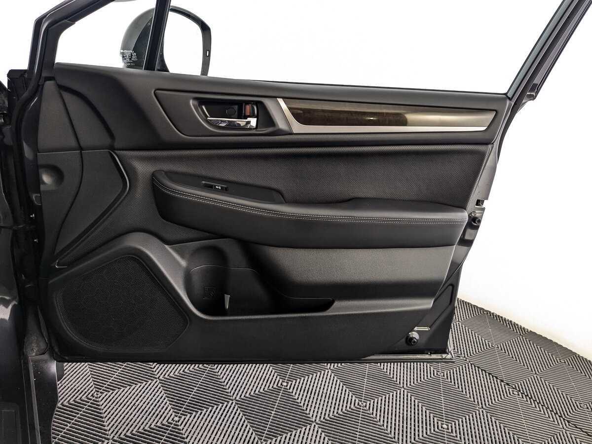 Б/У Субару Аутбэк 2017 года. Фото: #19