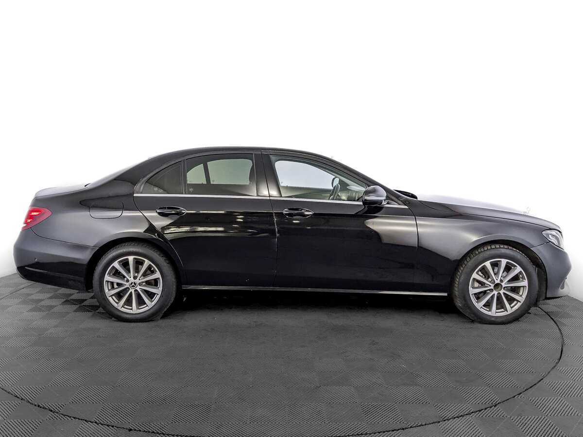 Б/У Мерседес-Бенц Е-Класс 2018 года. Фото: #3