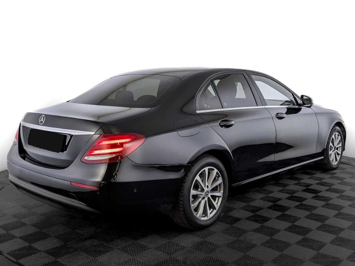 Б/У Мерседес-Бенц Е-Класс 2018 года. Фото: #4