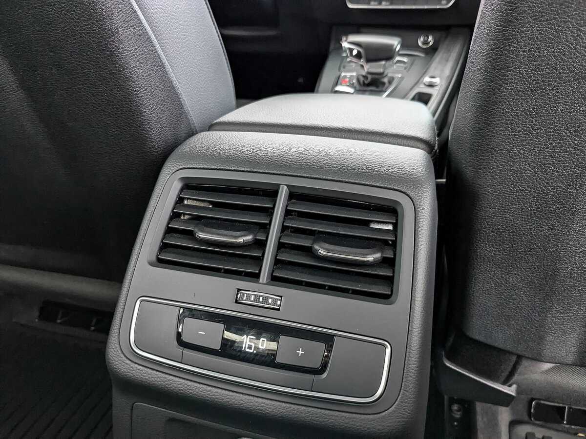 Б/У Ауди А4 2018 года. Фото: #21